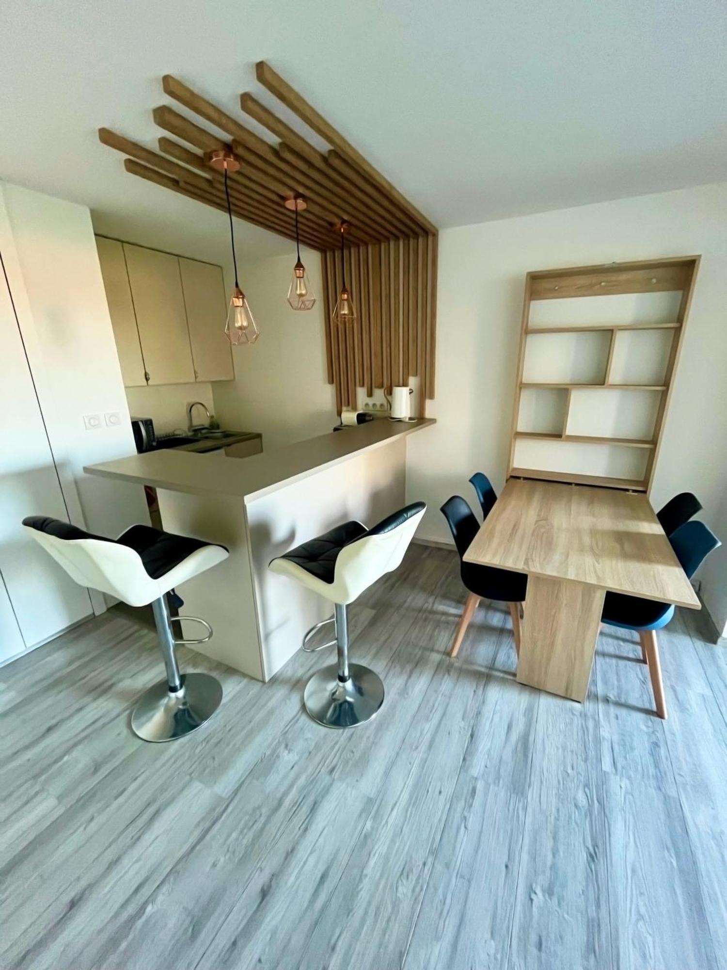ואלאוריס Apt Golfe Juan - 5Min Des Plages - Parking Privee - Piscine Rooftop מראה חיצוני תמונה